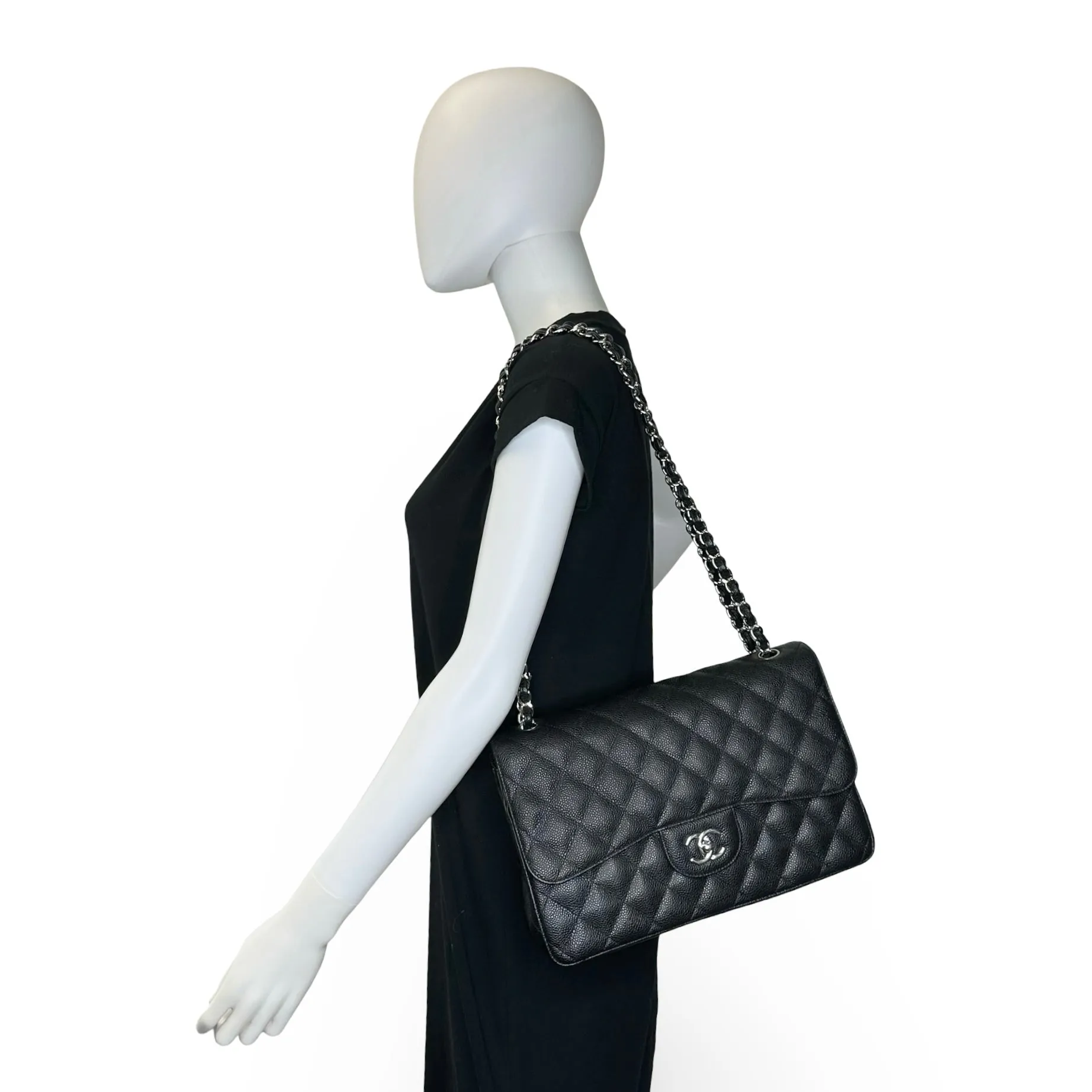 CHANEL: Quilted Caviar Jumbo Classic Double Flap