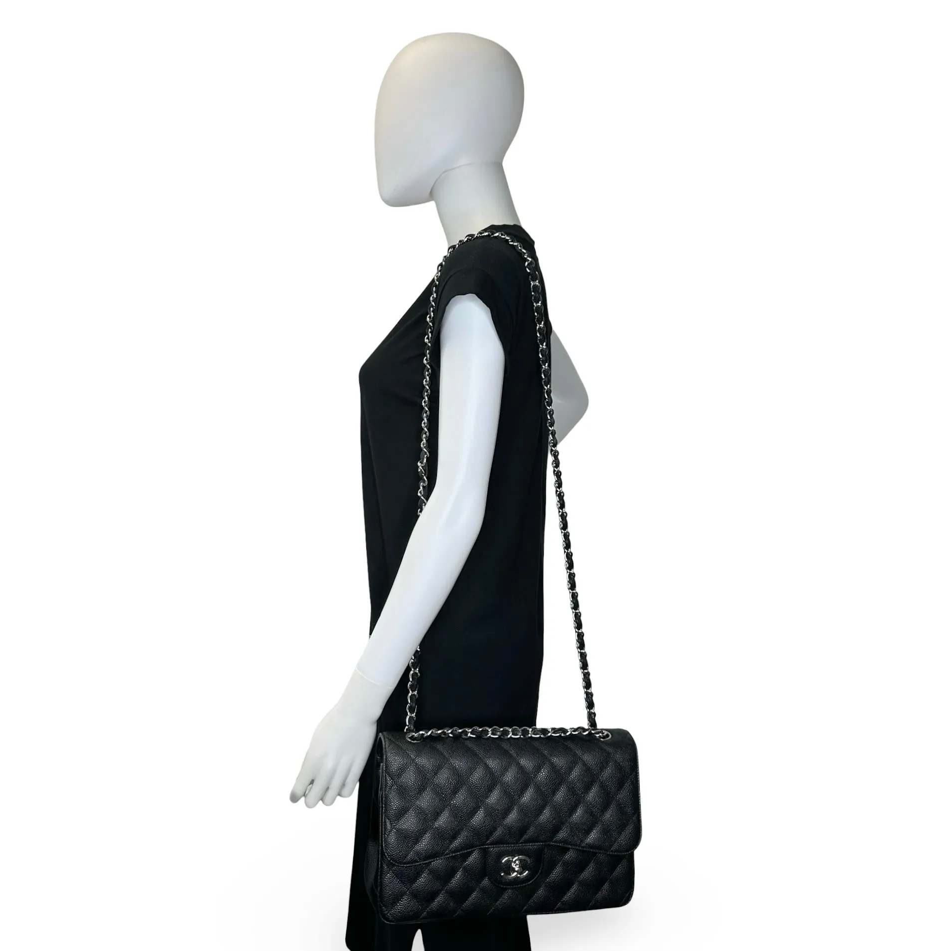 CHANEL: Quilted Caviar Jumbo Classic Double Flap