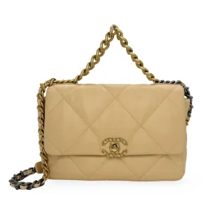 CHANEL: Quilted Lambskin Chanel 19