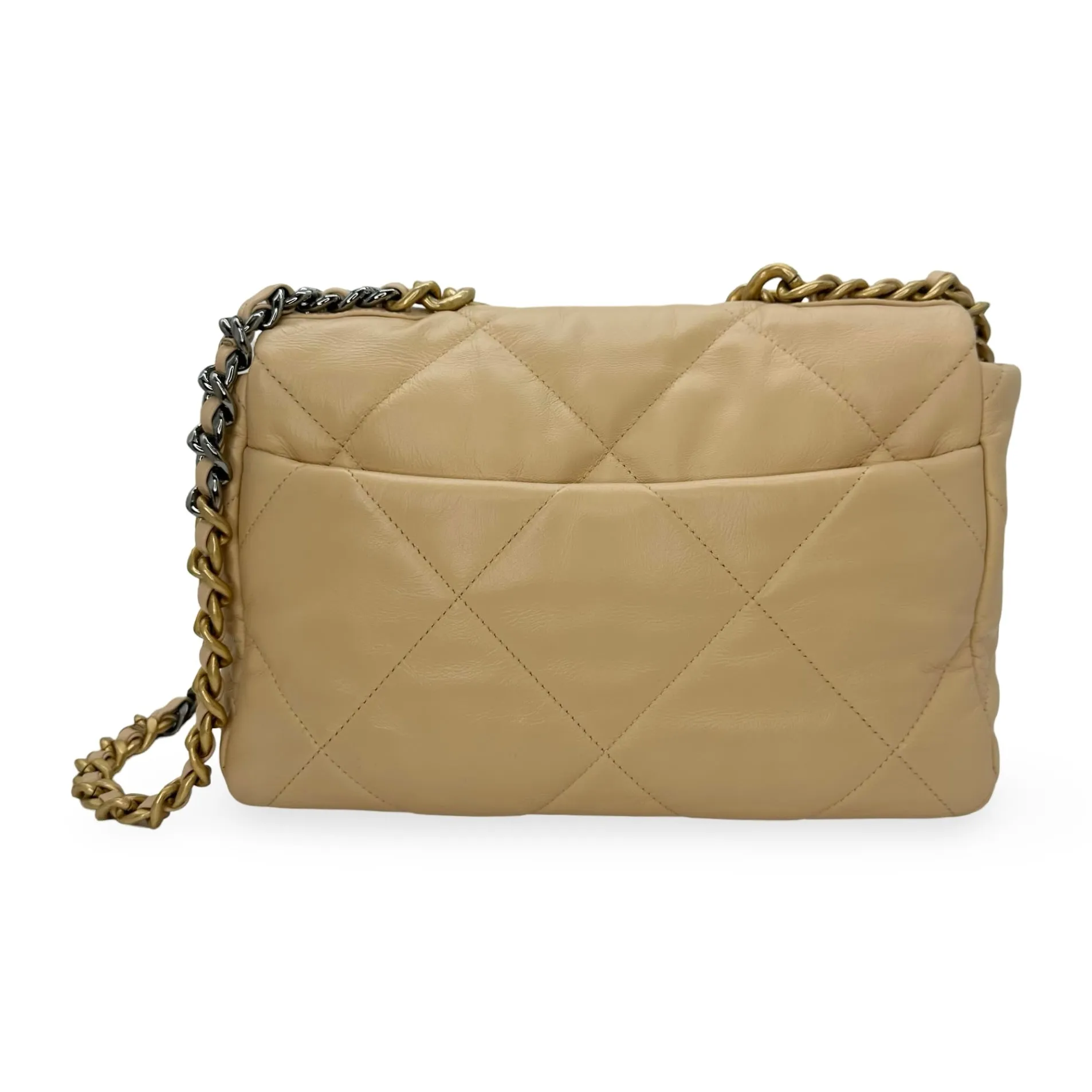 CHANEL: Quilted Lambskin Chanel 19