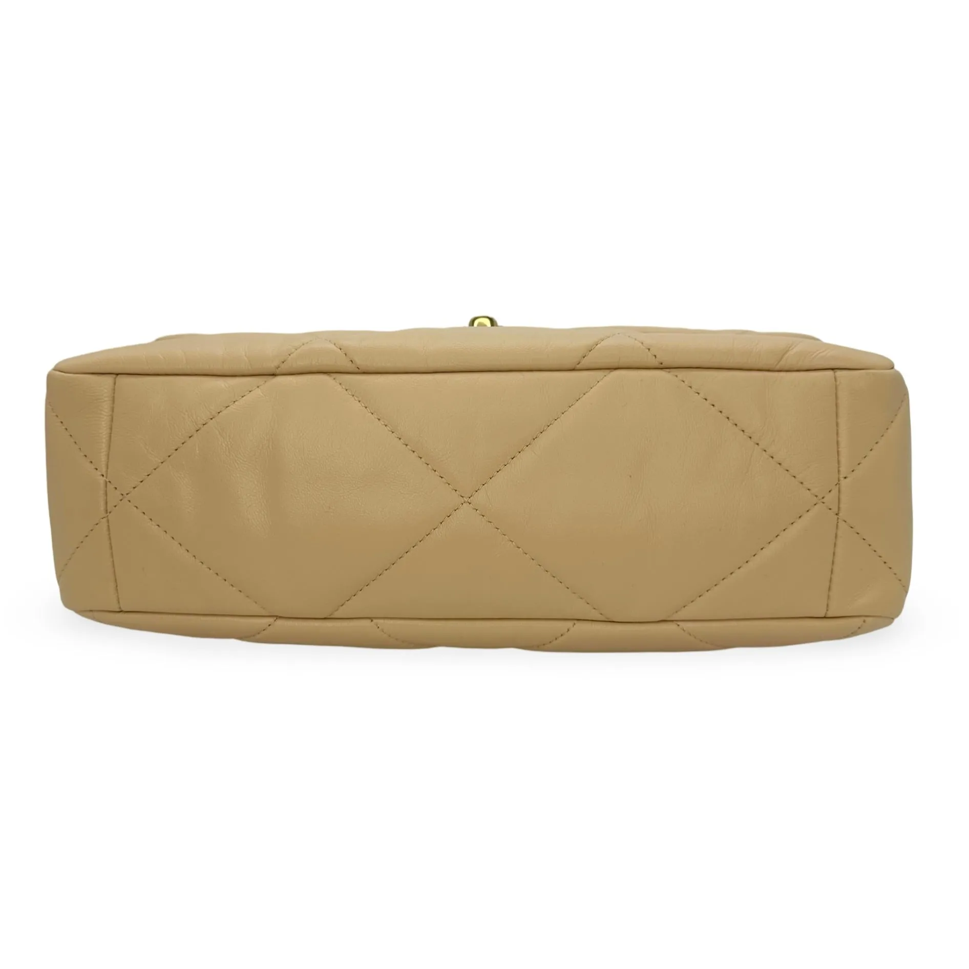 CHANEL: Quilted Lambskin Chanel 19