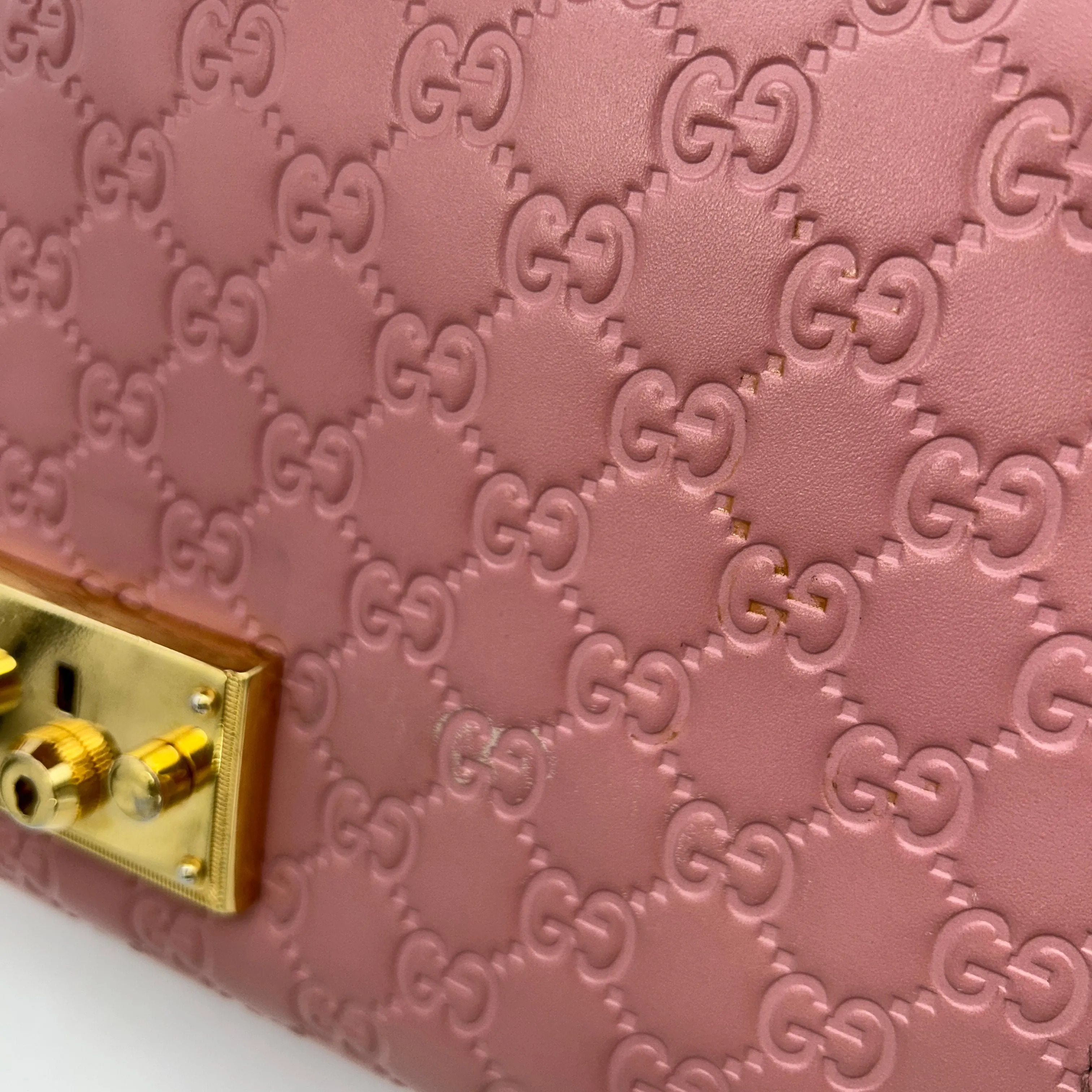 Leather handbag Gucci Pink in Leather LA17733
