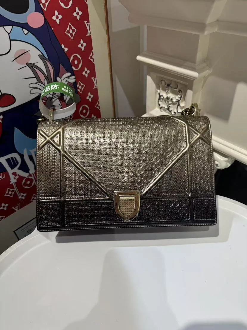 Preloved Dior Diorama Shoulder Bag in Metallic Leather